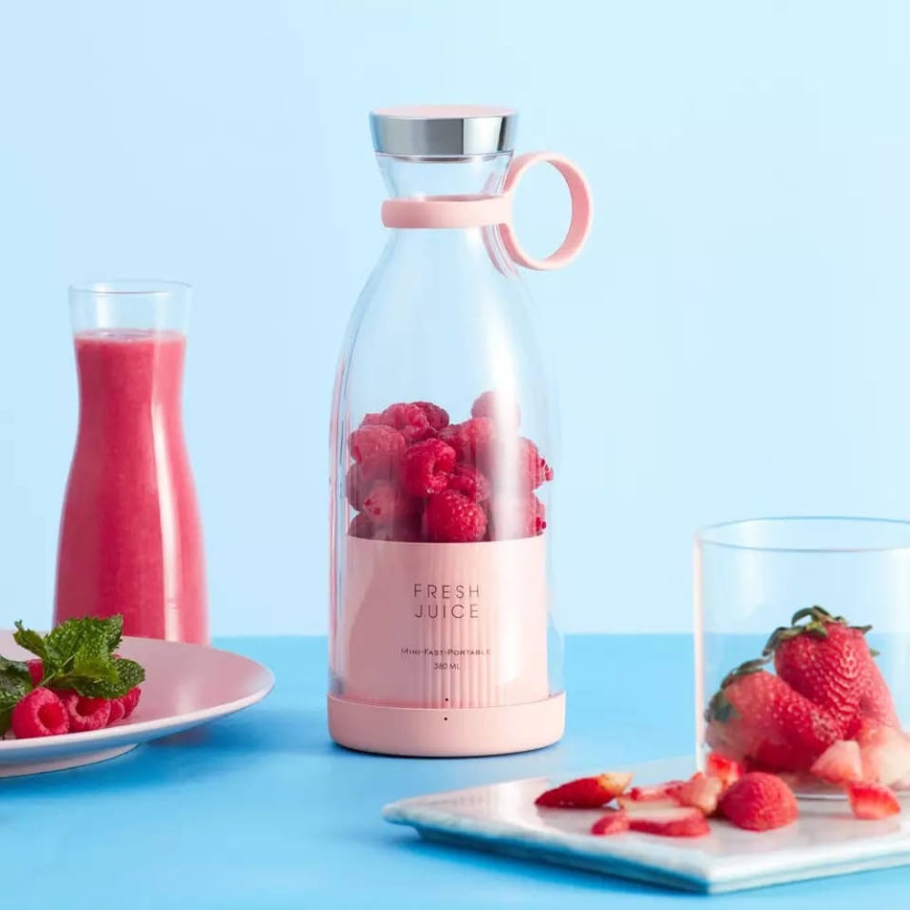 6-Blade Electric Portable Mini Juicer Bottle – USB Rechargeable & Waterproof Personal Blender